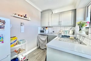 Kitchen- click for photo gallery